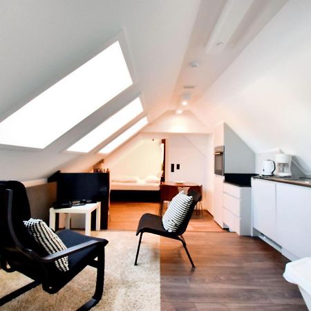 Modern And Cozy Studio In A Former Coach House Robertville Exterior foto