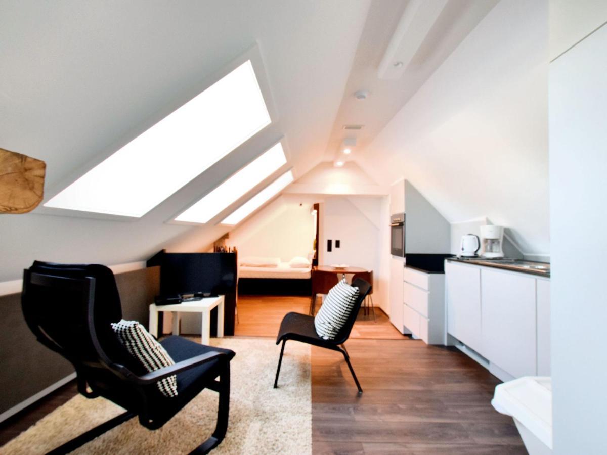 Modern And Cozy Studio In A Former Coach House Robertville Exterior foto
